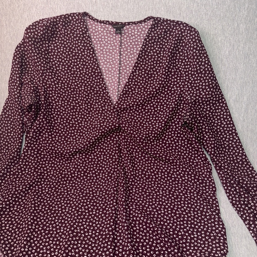 Ann Taylor Women's Large Burgundy Print V-Neck Long Sleeve Blouse Top S L